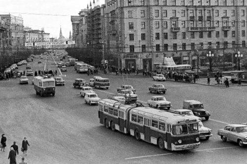 Москвад 90 жилийн өмнө троллейбусыг хэн, яаж явуулж эхэлсэн бэ?